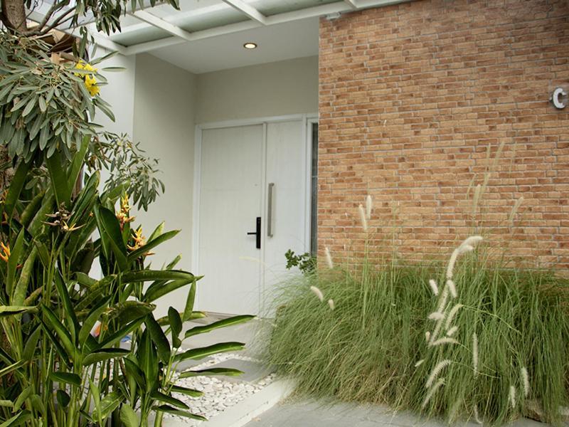 Villa Tjokro Jogjakarta Buitenkant foto